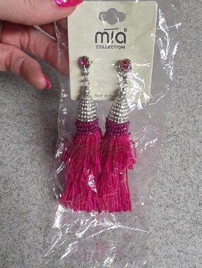 🔵MIA COLLECTION Fuchsia Tassel Drop Earrings with Silver Accents